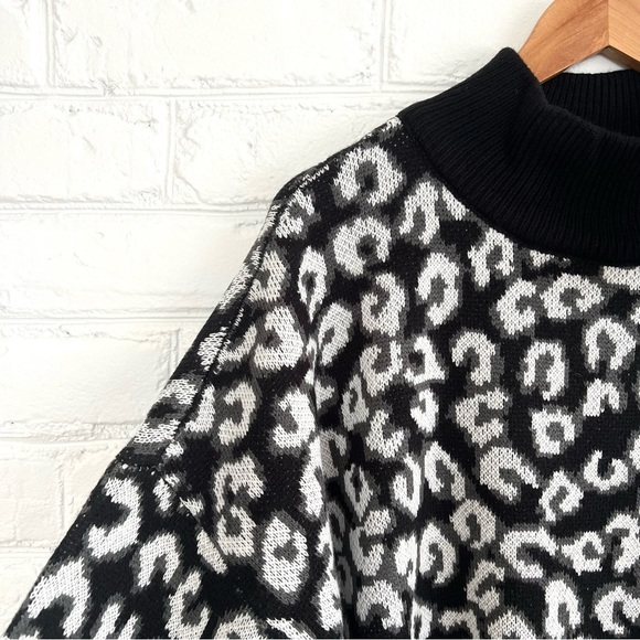 NWT Cabana by Crown & Ivy | Animal Print Mock Neck Tunic Sweater | Size Large - Picture 2 of 8